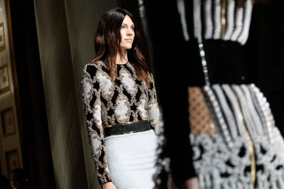 Look 16
